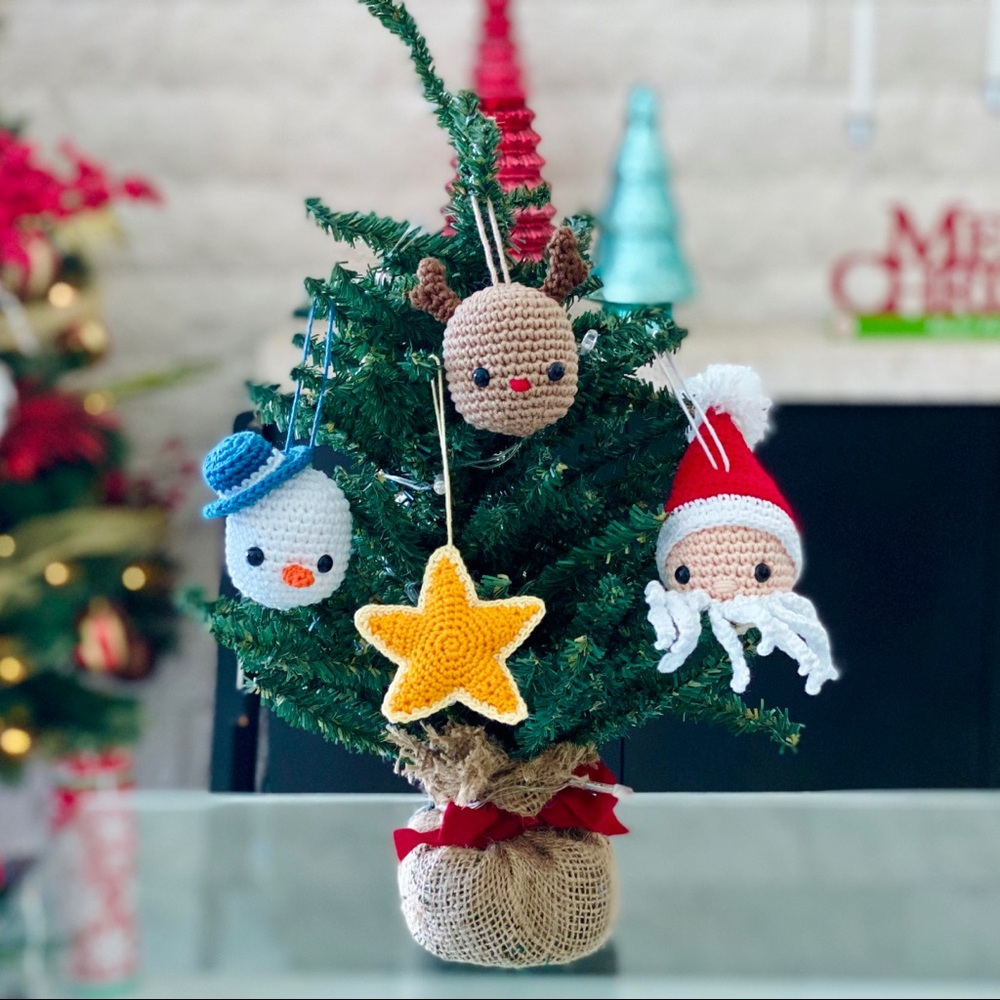 4Pcs Handmade Crochet Christmas Ornament Set🎄